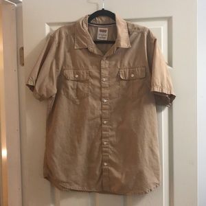 EUC Men’s Levi’s brand shortsleeved button down